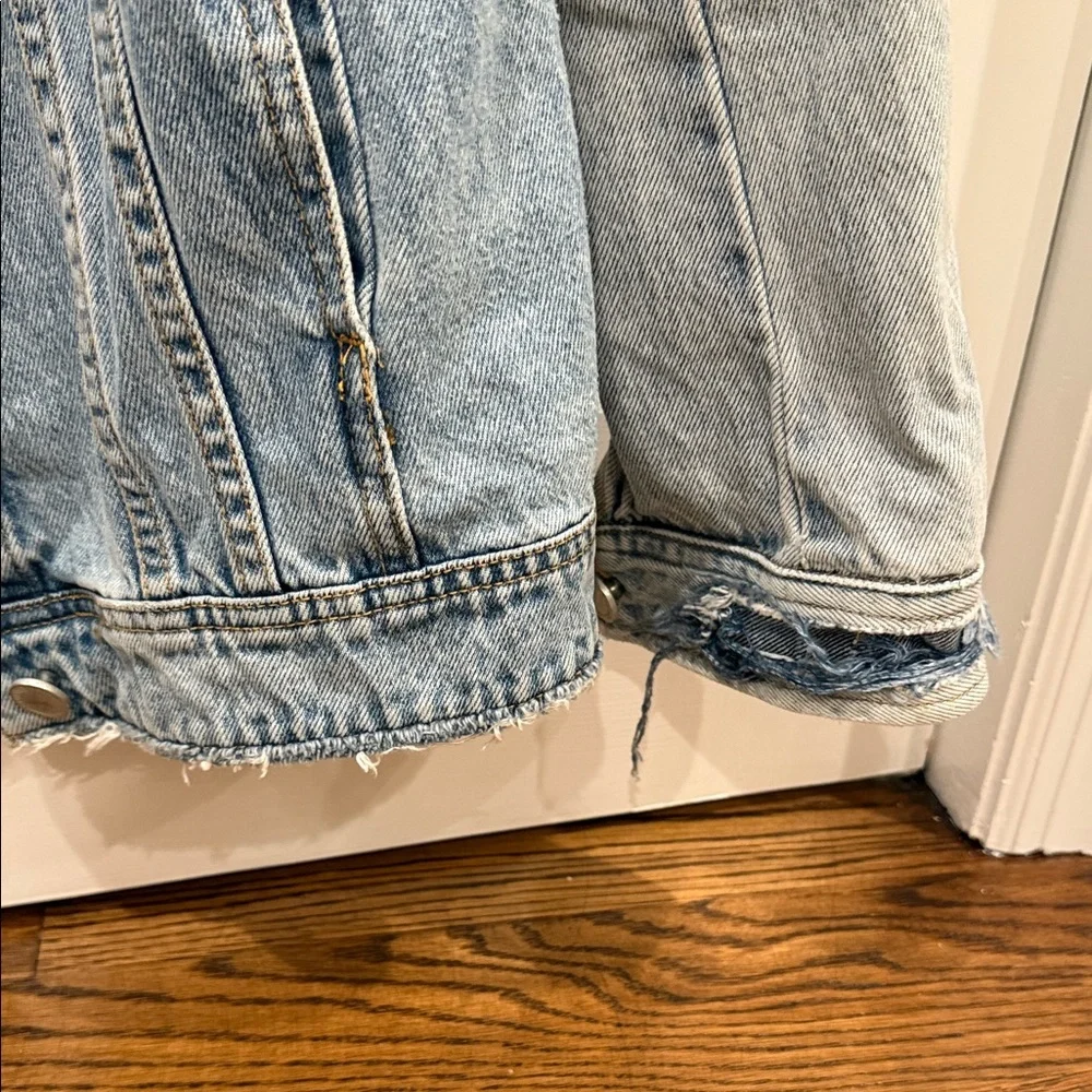 Blank NYC oversized Blue Denim Jacket - Picture 5 of 7